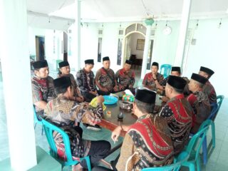 Desa Patemon Bahas Kedisiplinan Aparatur dan Sambut KKN UINSA Selama 40 Hari