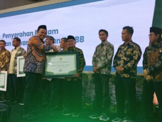 Gebyar Pajak 2025: Desa Klaseman Sabet Penghargaan Desa Lunas PBB