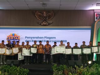 "Kita Tak Bisa Kerja Sendiri," Tegas Bupati Probolinggo soal Kemiskinan, Pendidikan, dan Jalan Rusak