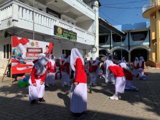 Semarak Lomba Agustus Warnai Perayaan HUT ke-80 RI di SMA ZAHA 1 Genggong