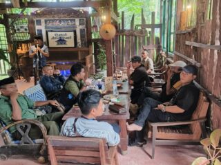 Perkuat kinerja tim media harian Indonesia / BHI. Adakan konsolidasi. 