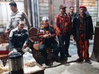 MPC Pemuda Pancasila Probolinggo Bersinergi dengan TNI–Polri Amankan Malam Tahun Baru di Exit Tol Gending