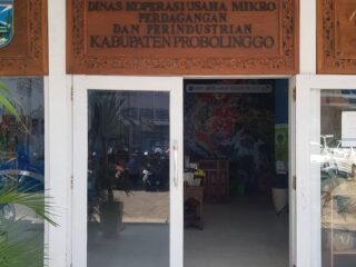 Ironi APBD: Saat Usaha Mikro Dibantu 'Recehan', Dinas Koperasi Pilih Beli Mobil Hampir Setengah Miliar