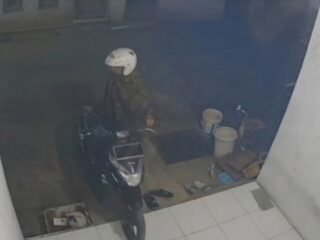 Motor Warga Desa Kandang Jati Wetan Raib Digondol Maling, Aksi Pelaku Terekam CCTV